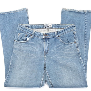 Levi's Signature Jeans Size 12 Low Rise Boot Cut Light Blue Wash‎ #C31